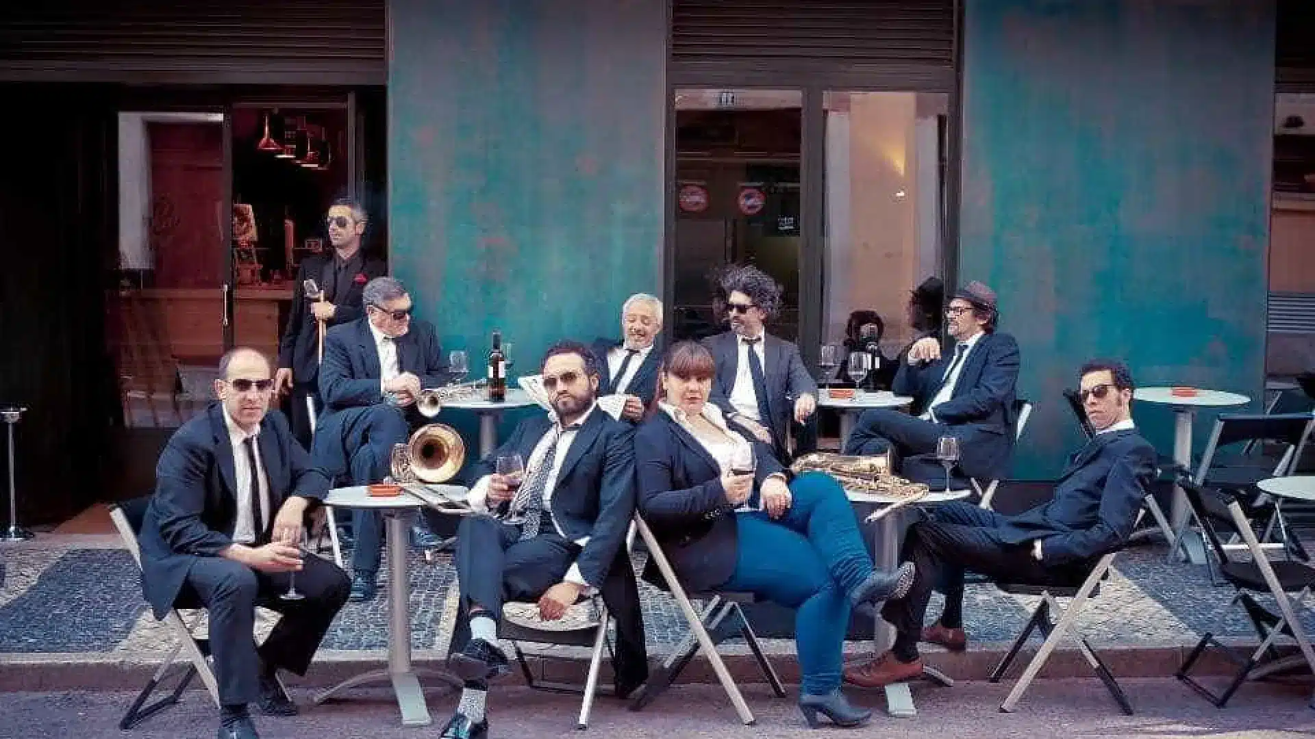 Cais Sodré Funk Connection sortent un nouvel album avec un nouveau chanteur.