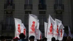 CGTP critique : Même la production de chips Matutano est considérée comme essentielle pendant la grève.
