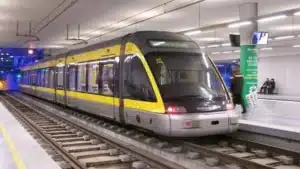 Chaleur dans les voitures : Les conseillers de Moreira rejettent la demande à la Metro