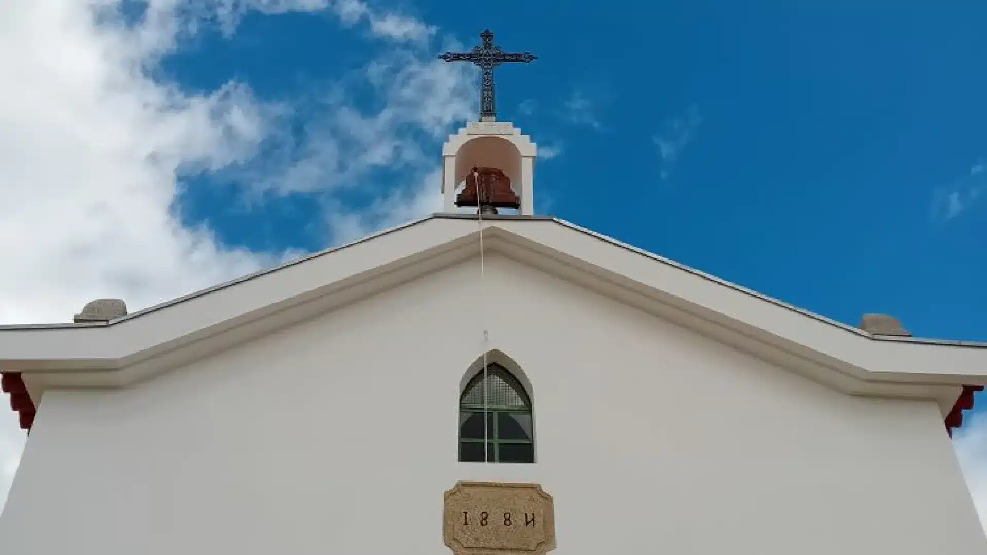 Chapelle qui a brûlé en 2024 à Gondomar rouvre dimanche.