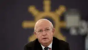D'anciens dirigeants de l'AR exigent l'intervention du Portugal dans un conflit concernant des enfants.