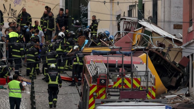 Elevador da Glória em Lisboa descarrilou. Há vários mortos e feridos