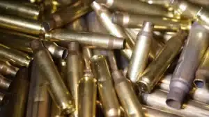 Fusillade entre deux véhicules sur l'IC2 à Coimbra. Suspects en fuite.