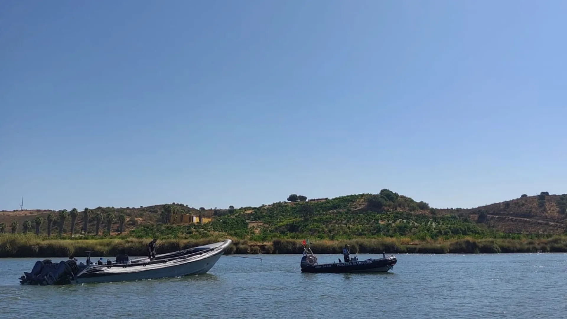 Guadiana : Bateau à la dérive saisi avec 3 000 litres de carburant.
