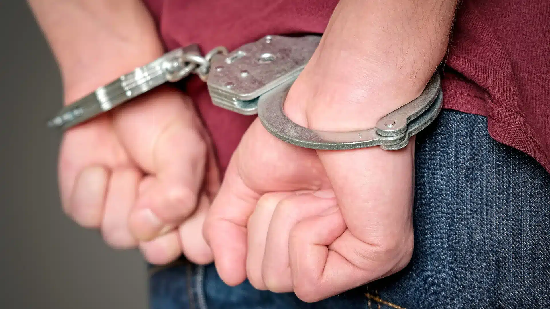 Homme arrêté après avoir poignardé son frère à Odivelas. Un autre membre de la famille a 'dénoncé'