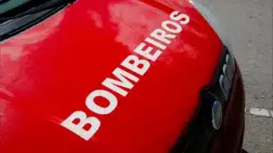 Incendie dans un bâtiment à Porto fait cinq blessés.