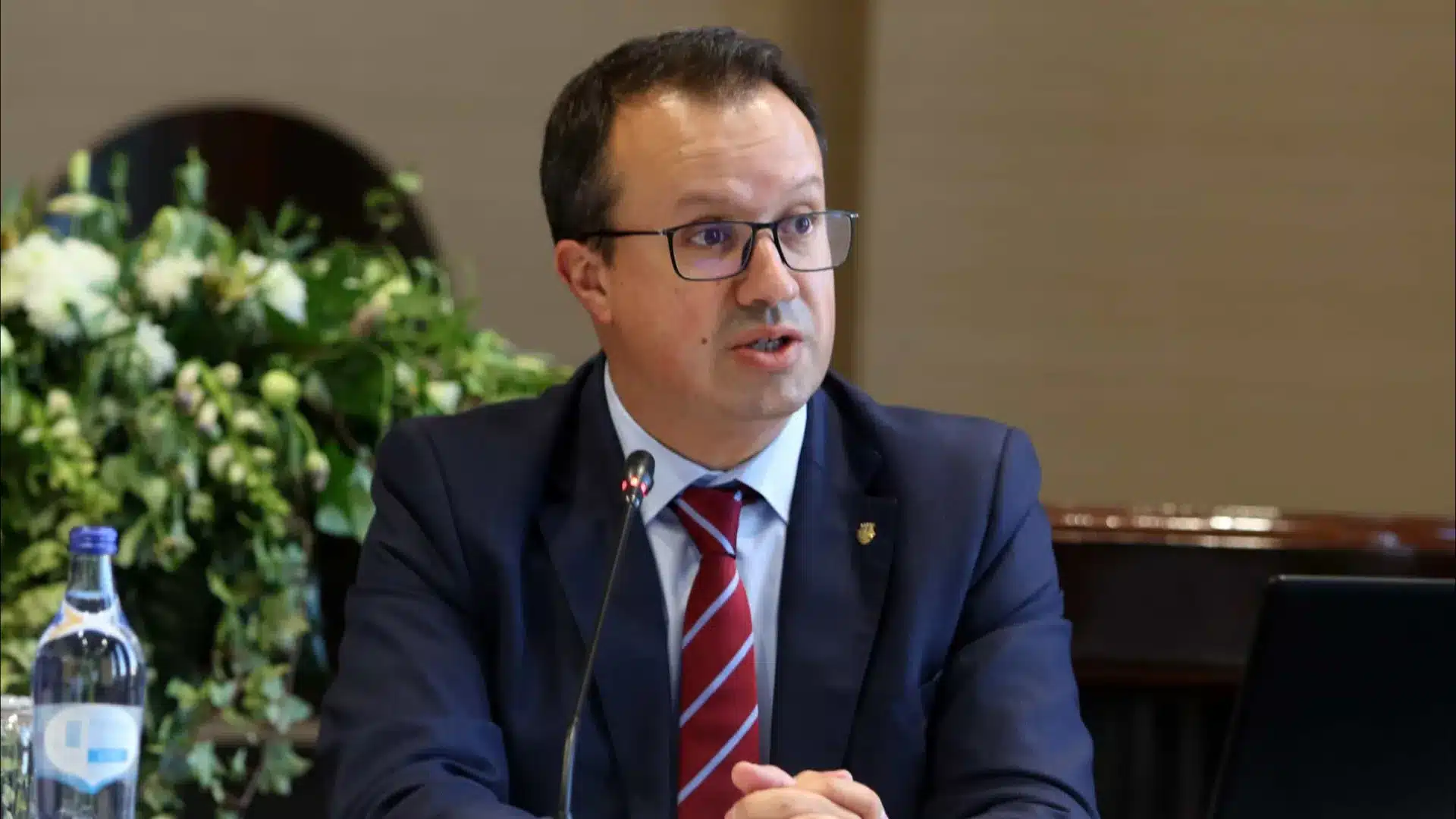 La coalition PSD/CDS-PP demande la démission du président de la Chambre de Paredes.