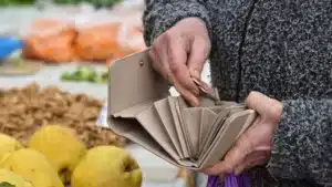La pauvreté "n'est pas un problème des pauvres" mais de la "société".