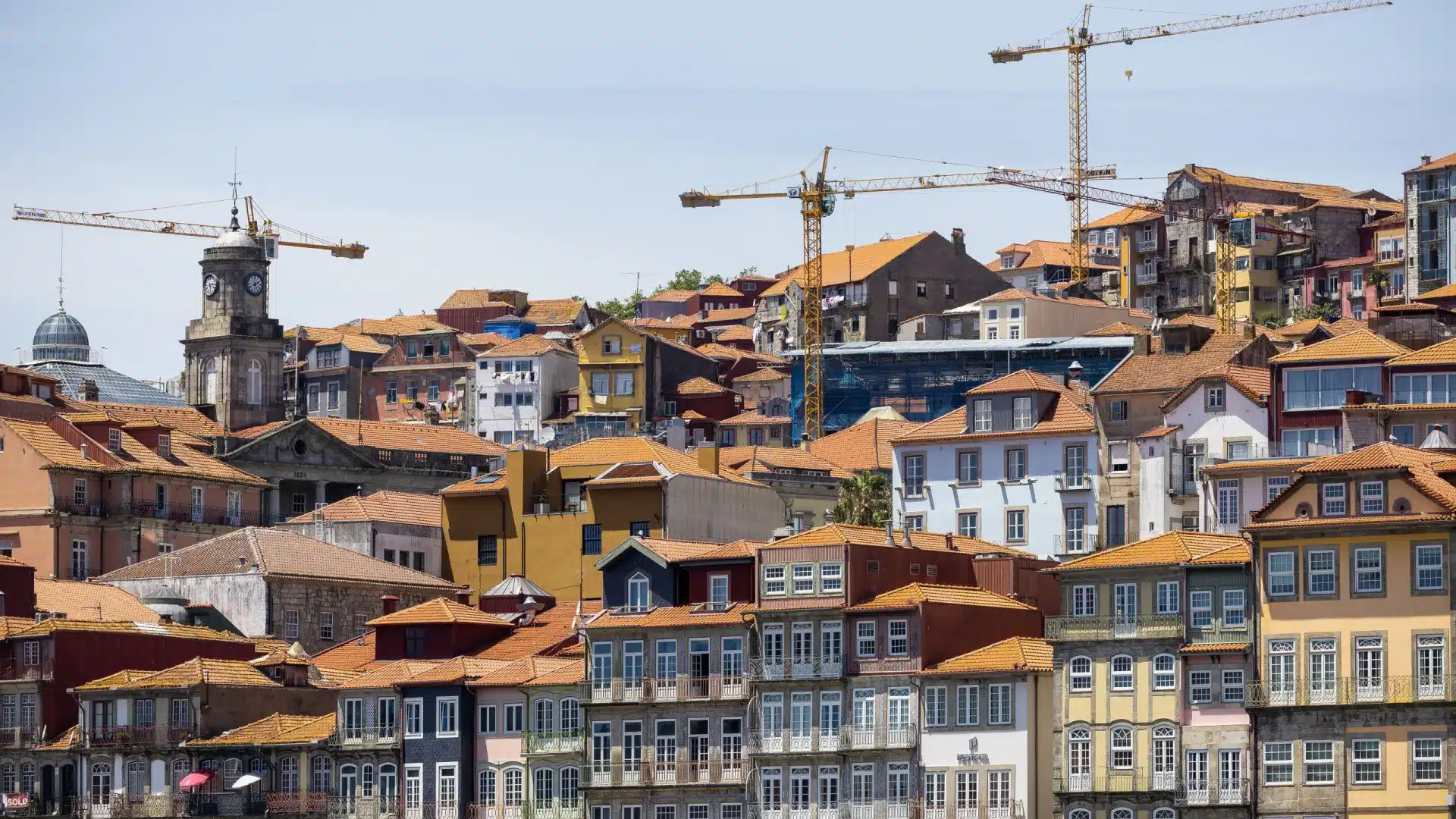 La production dans la construction augmente de 3,2% dans la zone euro en juillet.