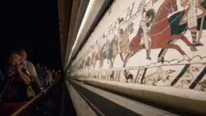 La Tapisserie de Bayeux qui sera prêtée au Royaume-Uni retirée de son musée