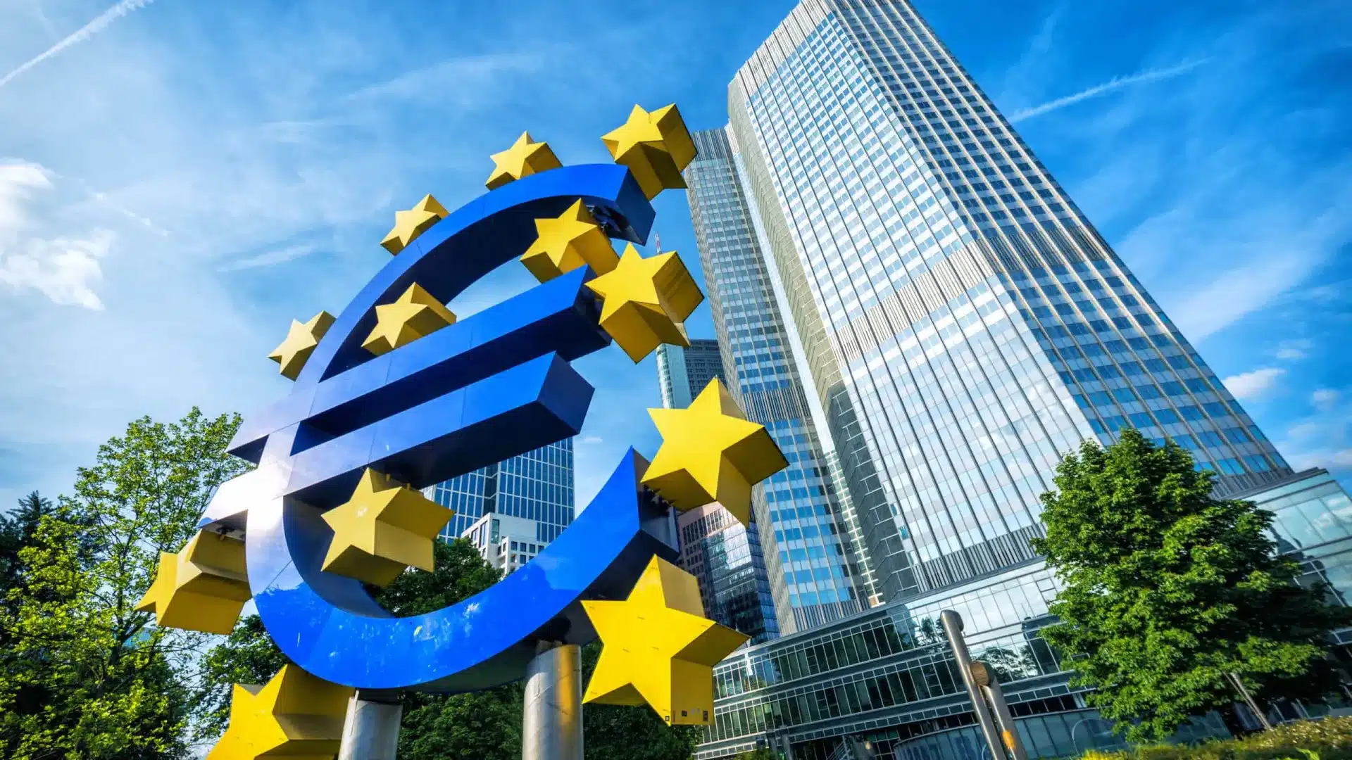 L'activité des entreprises dans la zone euro s'accélère pour atteindre un sommet d'un an.