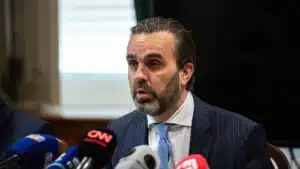 Le bâtonnier considère "regrettable" le transfert forcé de médecins.