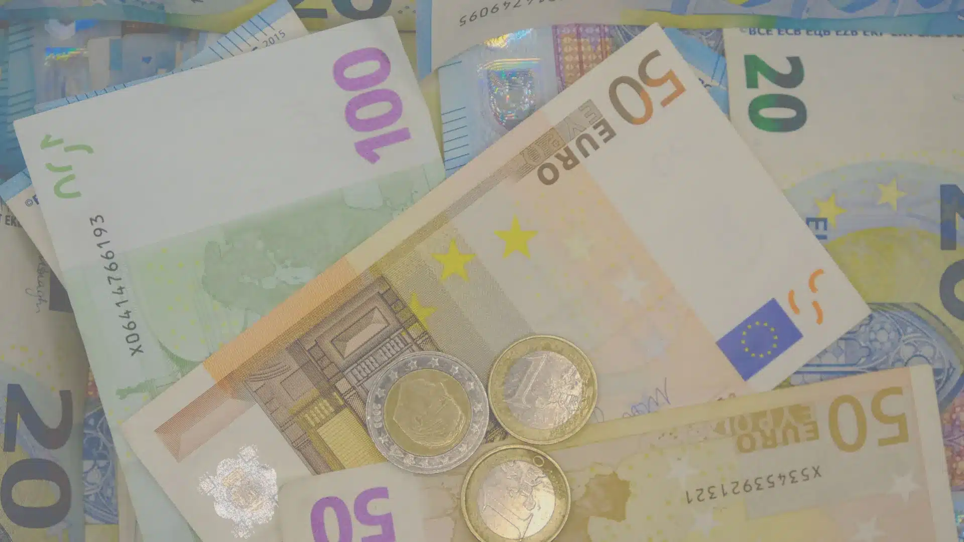 Le CFP révise à la baisse la croissance de l'économie à 1,9 % en 2025.