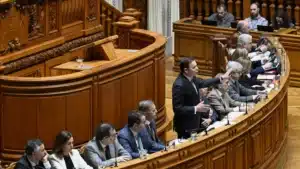 Le gouvernement considère fondamental de lutter contre les abus de mineurs en ligne.