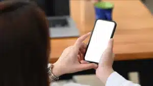 Le gouvernement des Açores crée un service de messages pour prévenir les suicides.