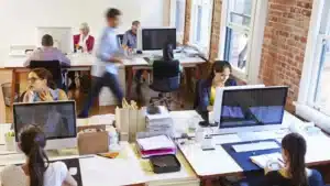 Le gouvernement promet d'accélérer le soutien aux entreprises sans oublier la surveillance.