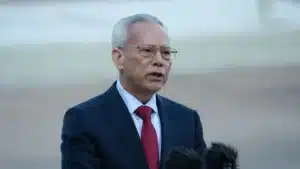 Le leader du gouvernement de Macao reporte sa visite au Portugal sans date.