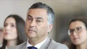 Le ministre nomme le secrétaire général de l'Éducation pour présider l'AGSE.