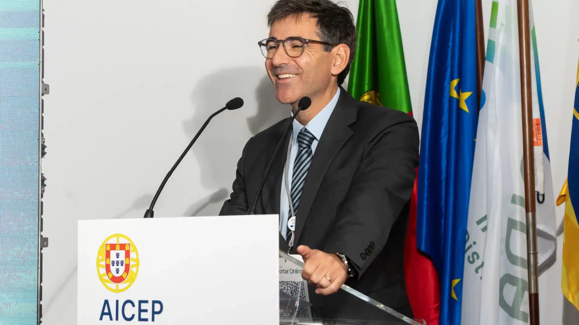 Le ministre souhaitait avoir à la tête de l'AICEP un "profil différent".