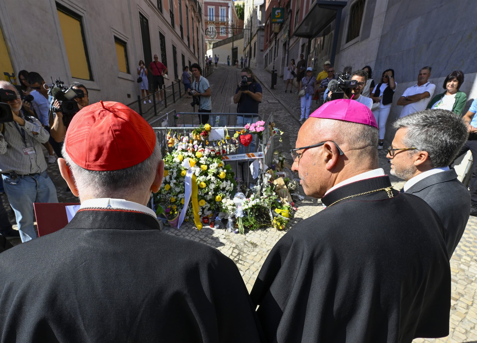 Le Monténégro a accueilli Pietro Parolin. Ils ont parlé de l'Ascenseur et des guerres.