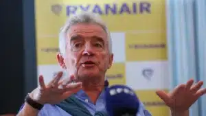 Le PDG de Ryanair accuse ANA d'augmenter les taxes pour financer un nouvel aéroport.