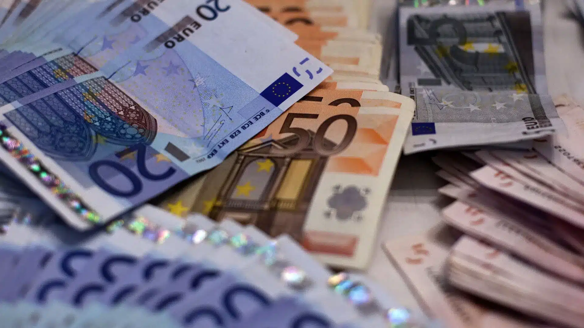 Le taux d'épargne des ménages monte à 12,6% au 2e trimestre.