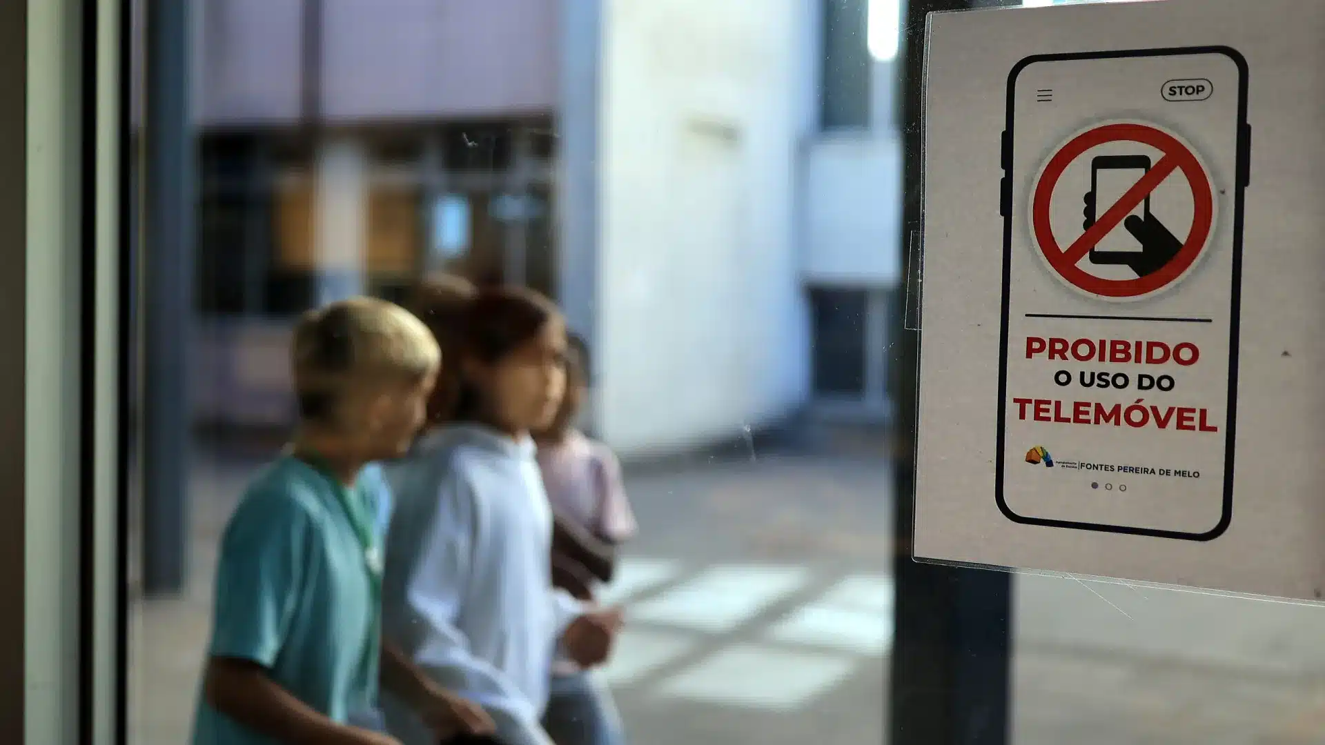 L'école Fontes Pereira de Melo interdit les téléphones portables mais il y a des exceptions.