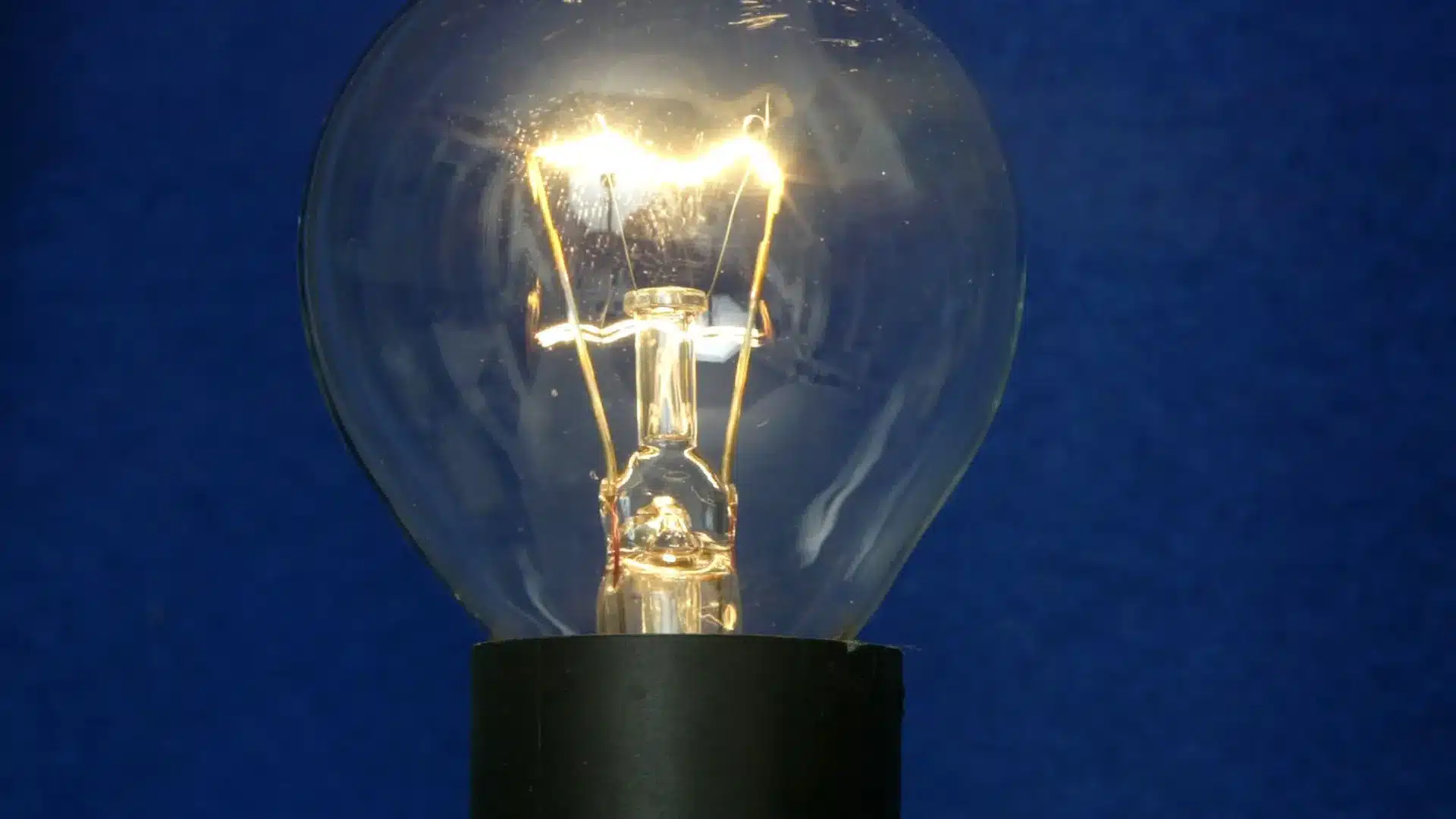 L'électricité coûte le double du gaz et les écologistes demandent une réduction de la TVA.