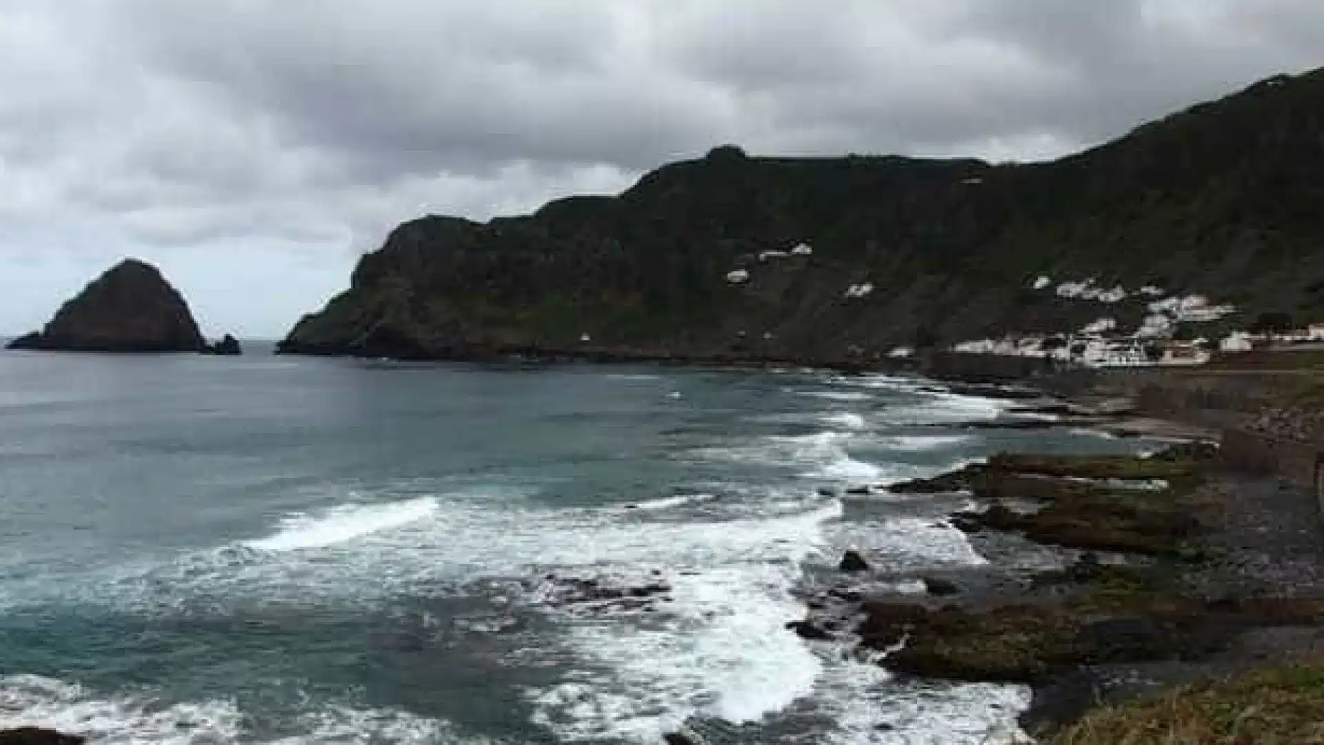 Les Açores déclarent une situation d'alerte entre 18h aujourd'hui et 18h demain.