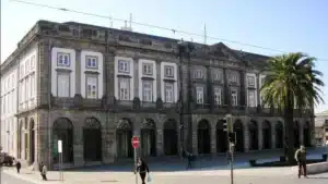 Les candidats au cours de médecine à l'U.Porto se déclarent lésés.