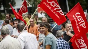 Les centrales syndicales veulent une TVA à 6 % sur les biens essentiels et une augmentation des salaires.