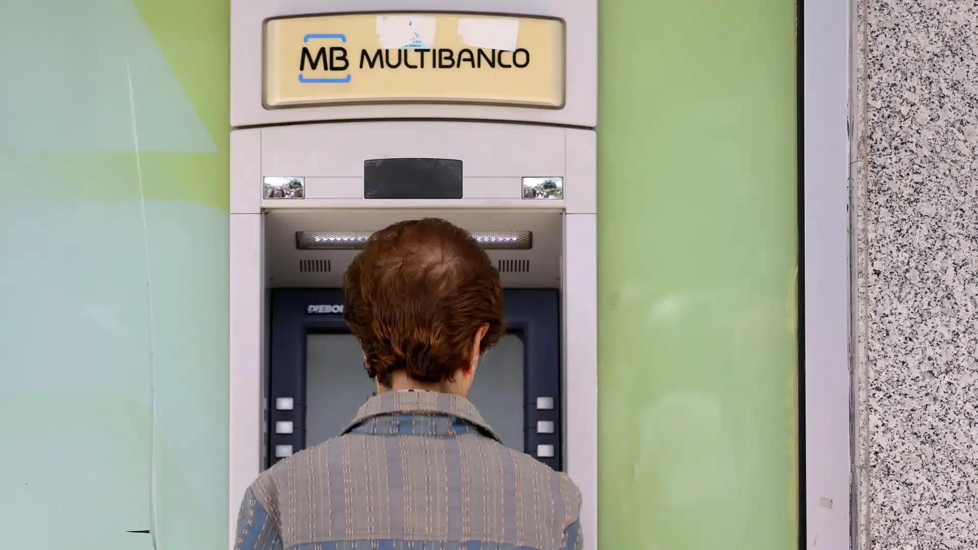Les institutions bancaires impliquées dans le 'cartel' bancaire vont au parlement.