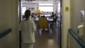 Les pertes dans les soins continus ont tourné autour de 125 000 €/institution en 2024.
