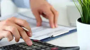 Les profits des banques sont nécessaires pour que l'économie fonctionne bien.
