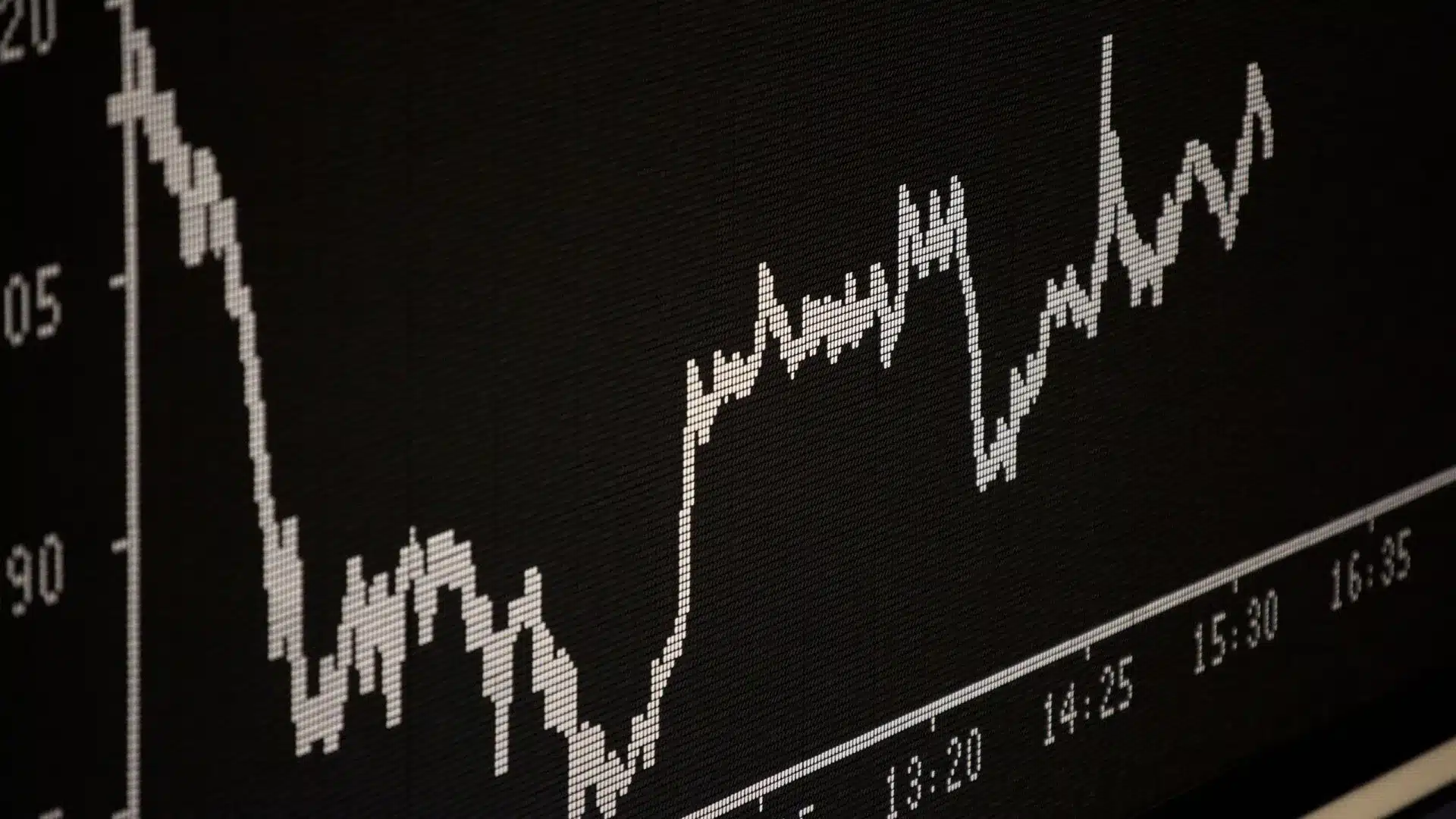 Les taux d'intérêt de la dette augmentent à deux et cinq ans et restent stables à 10 ans.