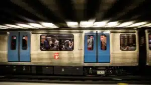Les travailleurs du métro maintiennent des grèves partielles mardi et jeudi.