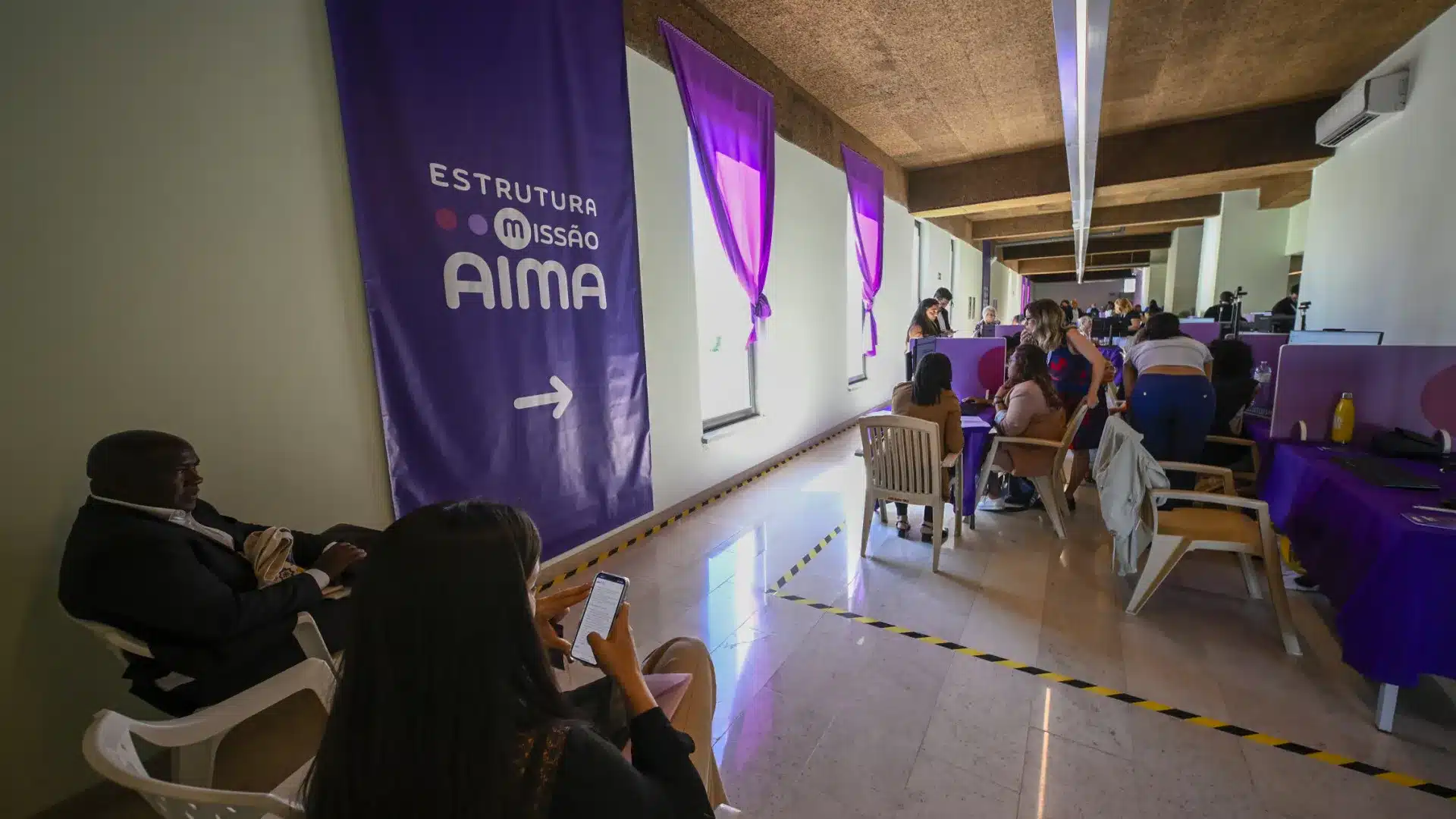 Les travailleurs externes de l'AIMA dénoncent la précarité : "Jetables"