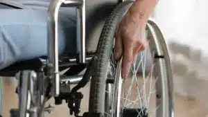 L'État réduit les aides pour handicap et pour dépendance. Il y a déjà des plaintes.