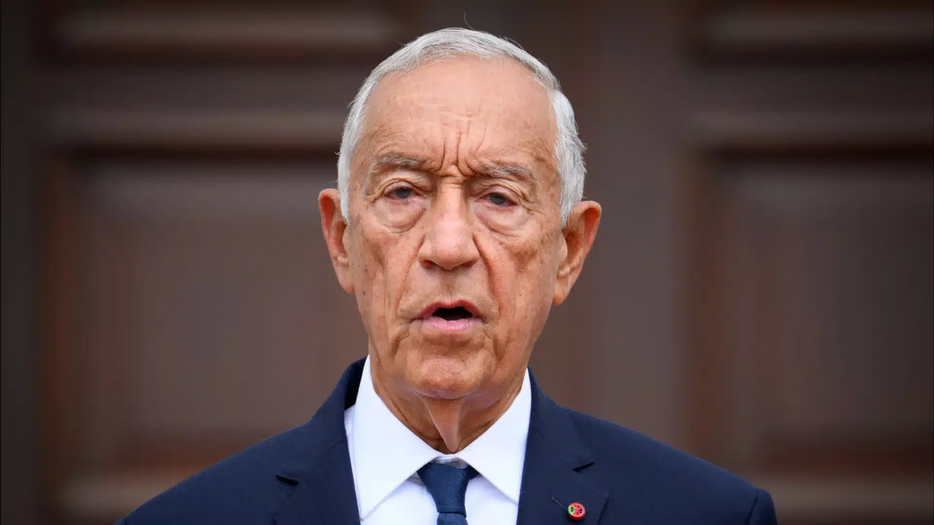 Marcelo achète un livre sur le "déclin" de Biden et envisage une réunion avec Trump.