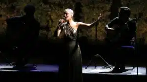 Mariza revient à Macao pour un concert du Nouvel An avec un orchestre local.