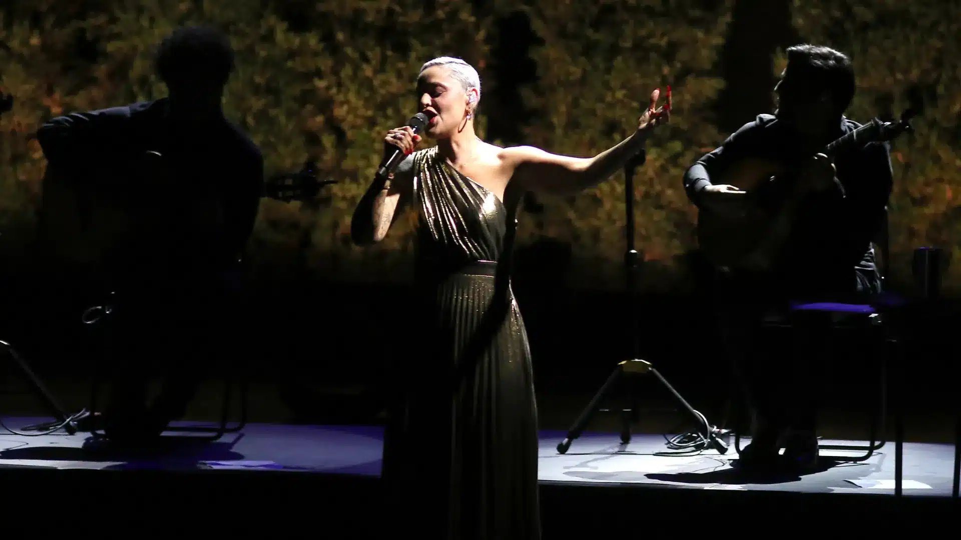 Mariza revient à Macao pour un concert du Nouvel An avec un orchestre local.