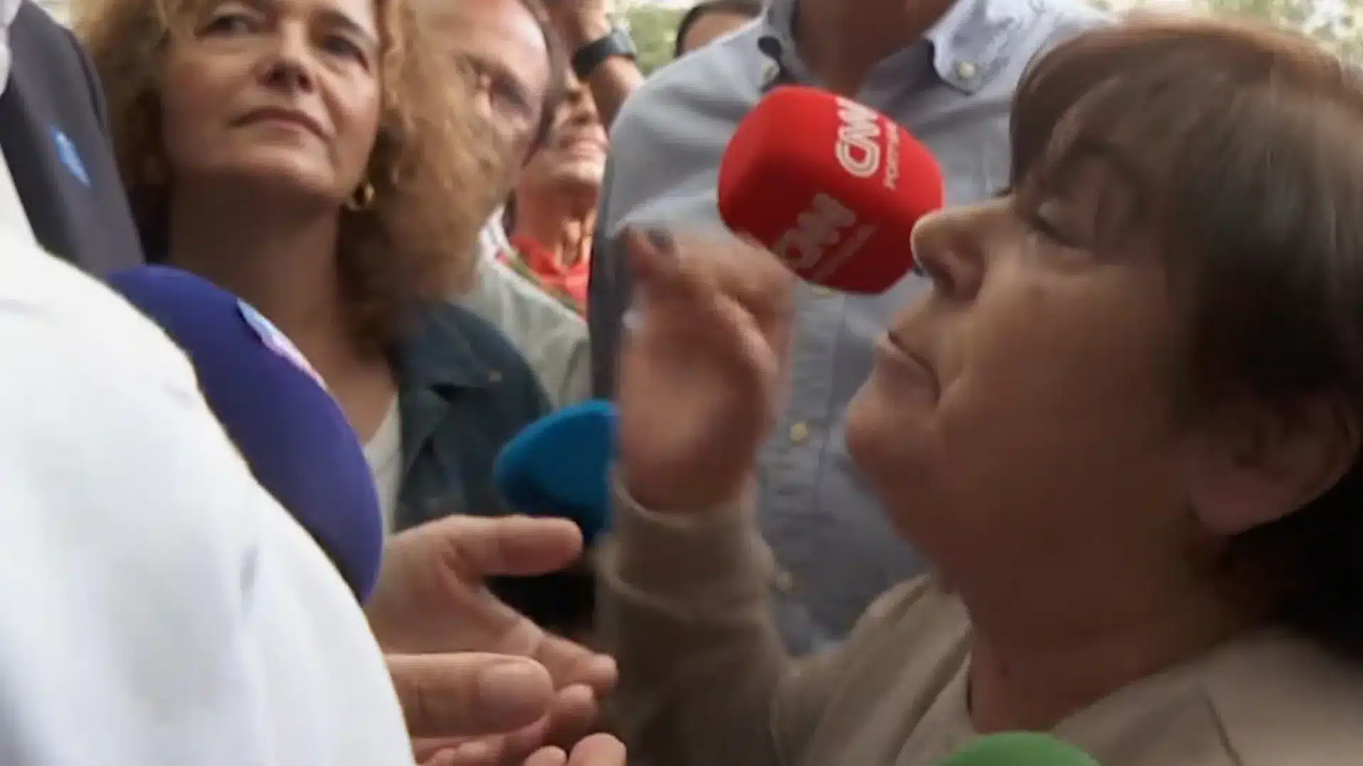 Montenegro confronté par un populaire : "Je n'ai pas 2 000 € pour louer une maison"
