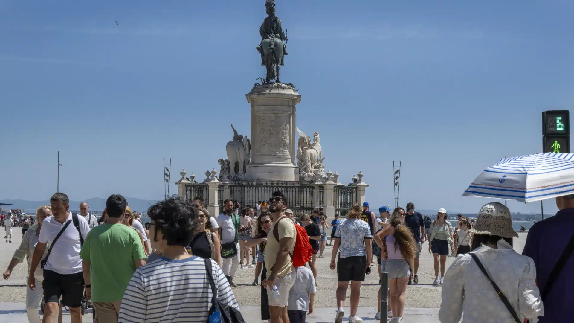 Ne dites pas déjà adieu à l'été ! Le week-end apporte des températures avoisinant les 35°C.