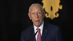"Nous sommes solidaires, mais nous ne sommes pas bellicistes"