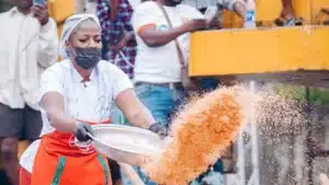 Nouveau record Guinness : Le "plus grand jollof rice nigérian" du monde.