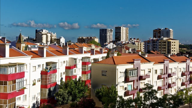 Pinto Luz rejette que des loyers modérés augmentent la spéculation immobilière.
