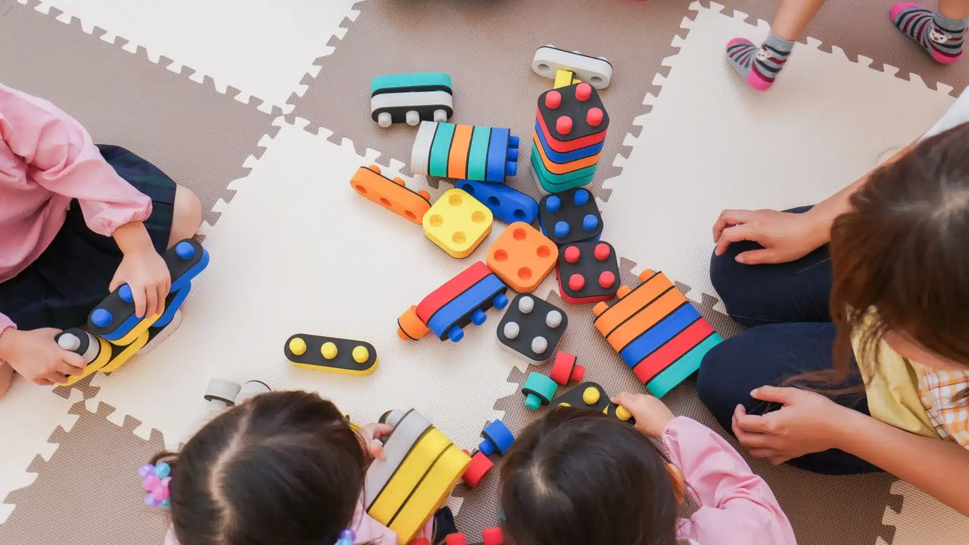 Plus de mille exigent une intervention dans le différend concernant des enfants luso-péruviens.