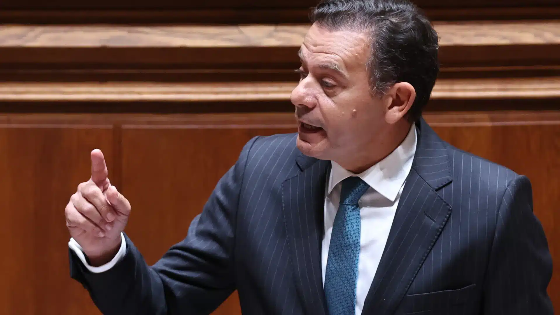 PM demande responsabilité dans le OE2026. Le pays va croître "proche de 2%"