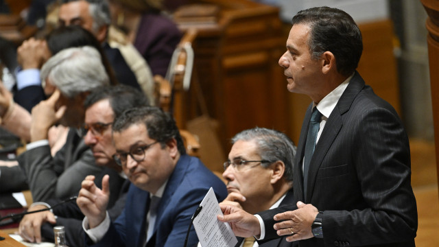 Habitation, étrangers, Palestine et non seulement : Le débat bihebdomadaire