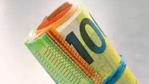 Publication d'un arrêté définissant une augmentation de 6,1 % pour les administratifs.